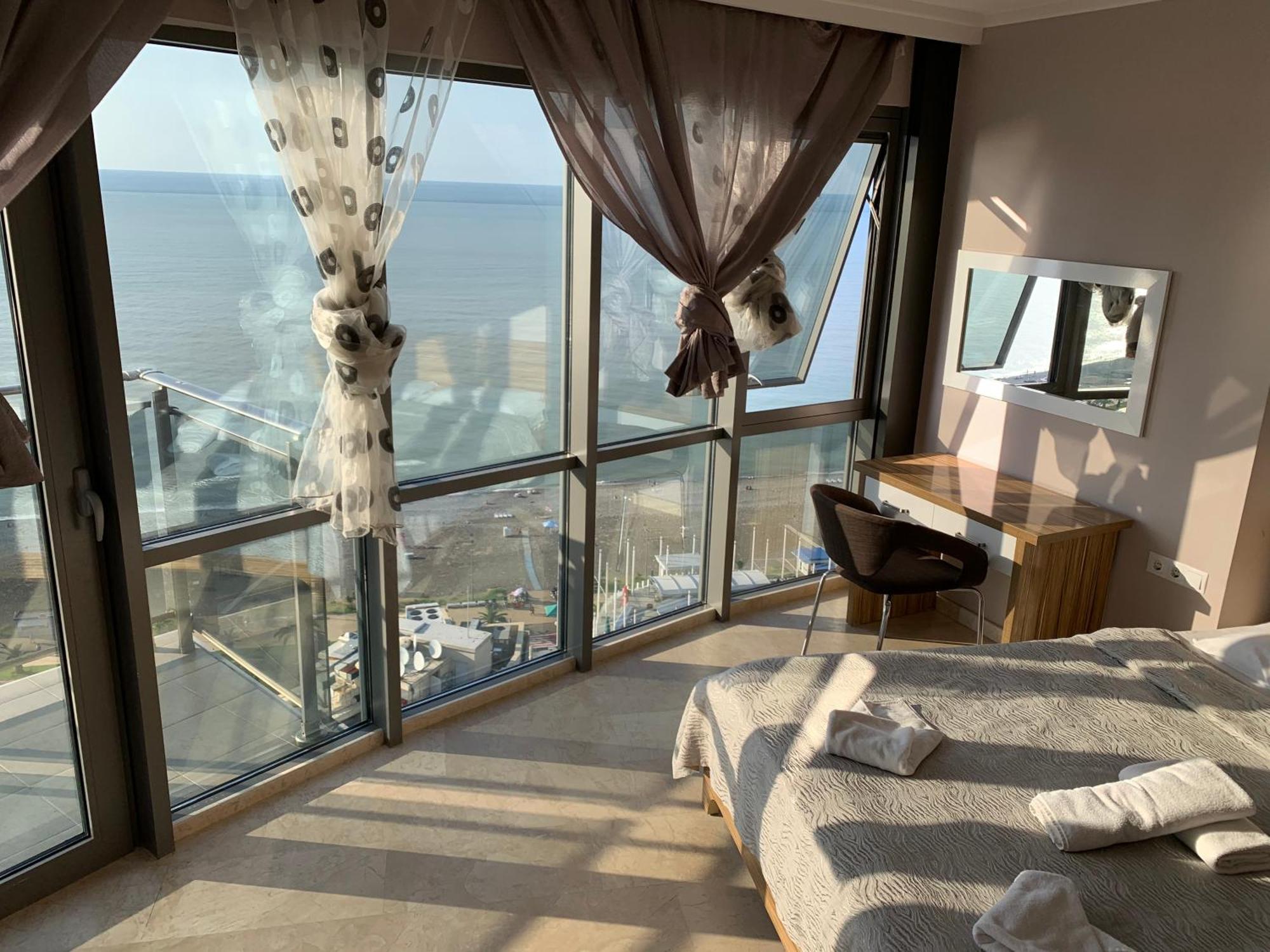 Orbi Sea Towers Apart Hotel Batumi Esterno foto