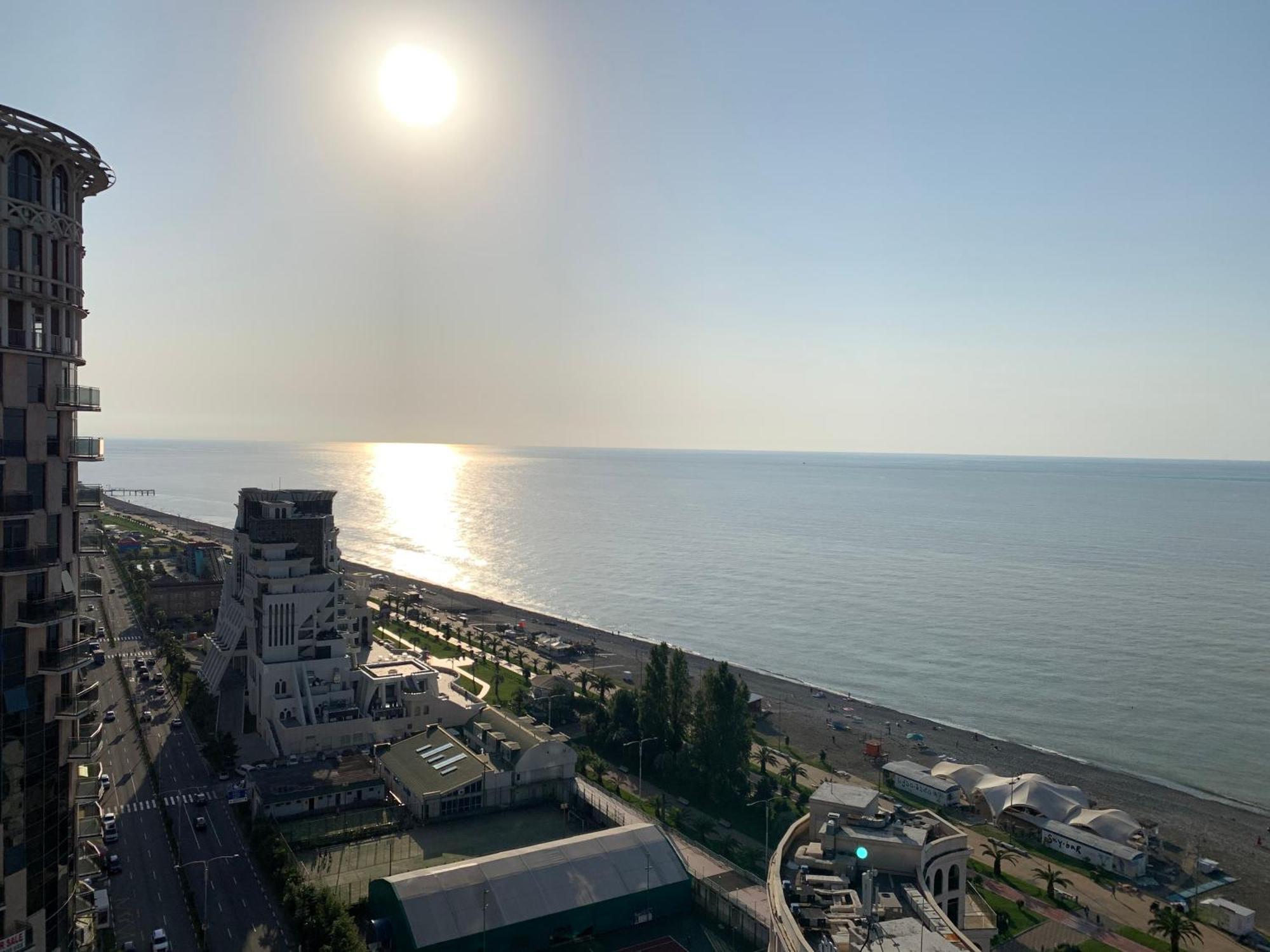 Orbi Sea Towers Apart Hotel Batumi Esterno foto